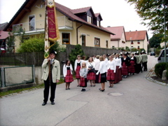 Abmarsch zum Gottesdienst