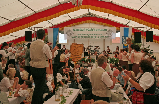 Im Festzelt - 2