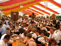 Im Festzelt - 1