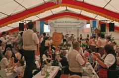 Im Festzelt - 2