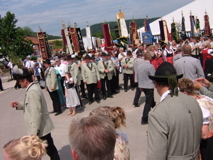 Warten auf die Fahnenparade